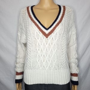 AMERICAN EAGLE OUTFITTERS V-NECK CABLE KNIT VARSITY SWEATER MEDIUM